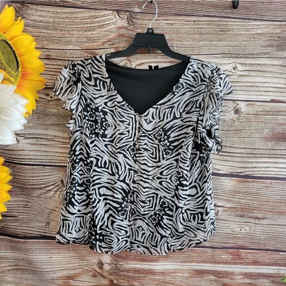 "Essentials by Milano " Woman's Short Sleeve Blouse Size:XL Button front Pre-own - Picture 1 of 6